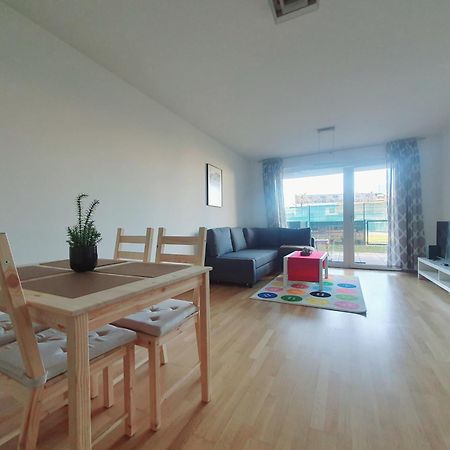 Near Lake One Bedroom Cute Apartment Wien Ngoại thất bức ảnh