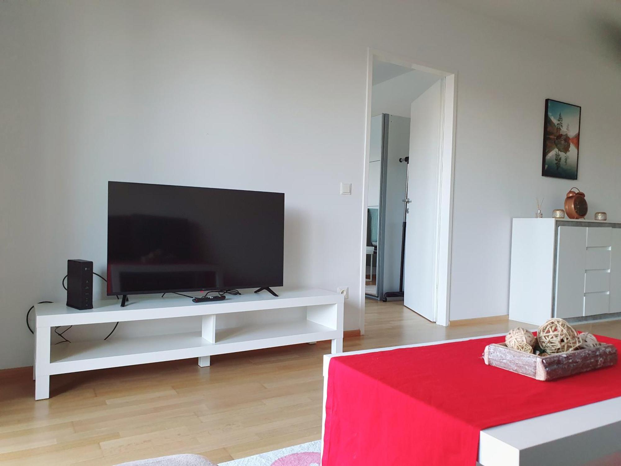 Near Lake One Bedroom Cute Apartment Wien Ngoại thất bức ảnh