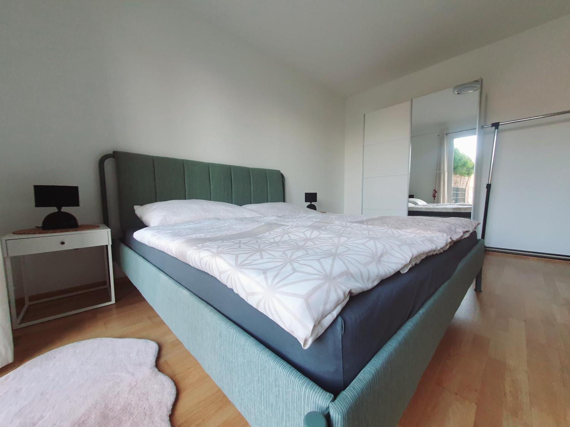 Near Lake One Bedroom Cute Apartment Wien Ngoại thất bức ảnh