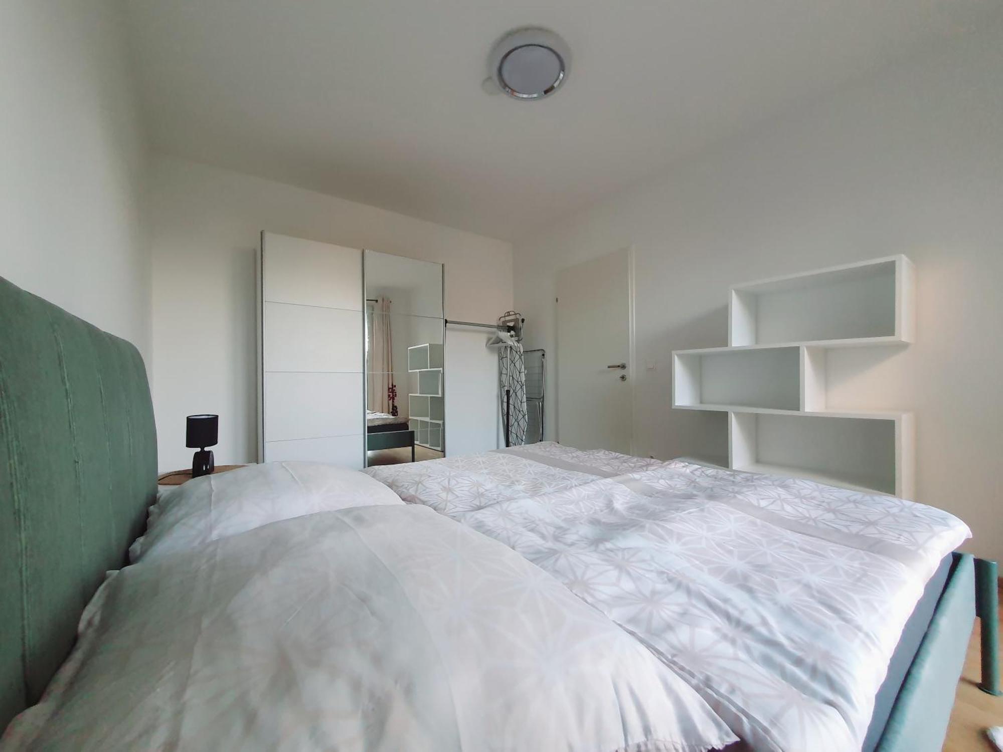 Near Lake One Bedroom Cute Apartment Wien Ngoại thất bức ảnh